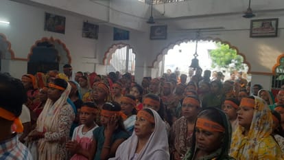 बाबा धोपेश्वर नाथ मंदिर में जुटे श्रद्धालु