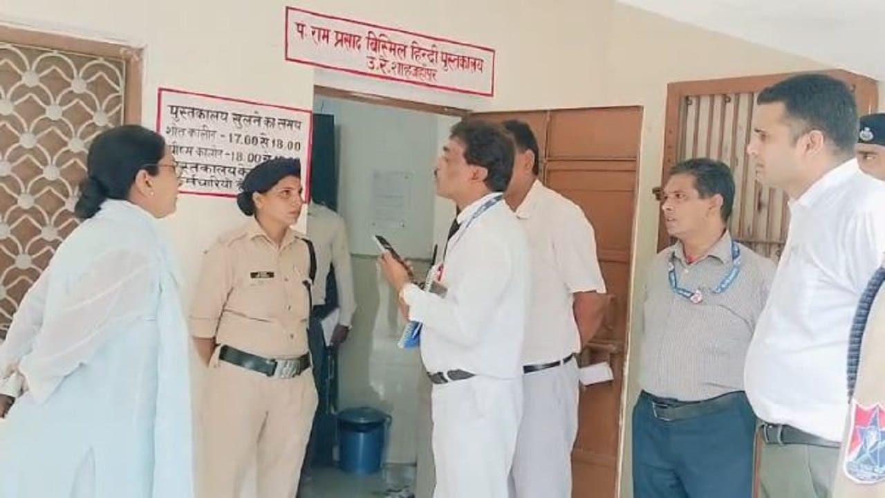 डीआरएम ने किया रेलवे स्टेशन का निरीक्षण