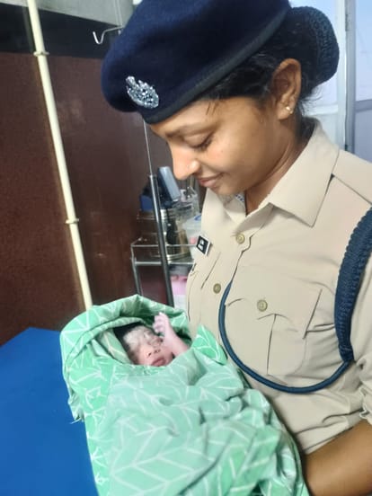 कानपुर सेंट्रल पर RPF और नर्स ने ट्रेन में कराया सुरक्षित प्रसव