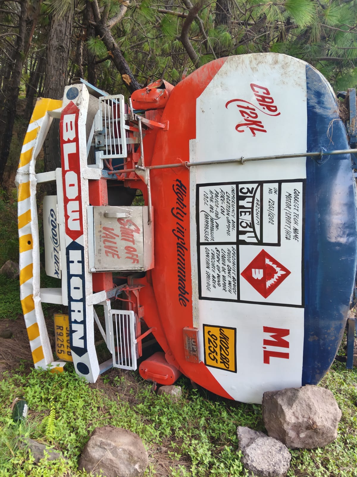 F&ES Station Chenani command udhampur/Reasi made turn out at Dogra Chowk kud. One kerosene oil Tanker turn tur