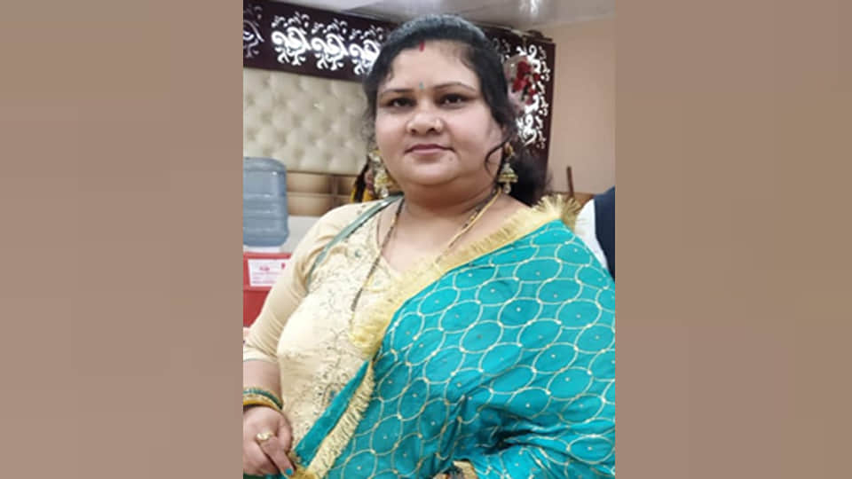 Kanpur: Woman struck by car on highway while returning from ear-piercing ceremony; dies