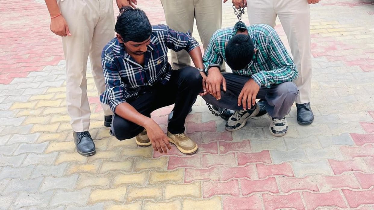 bilaspur hrtc bus 31 gram chitta seized two arrested