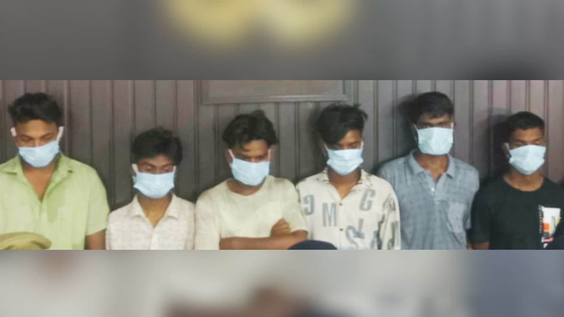 पुलिस की गिरफ्त में छह शातिर।