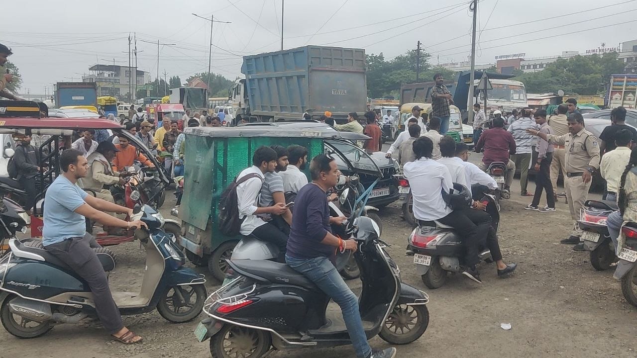 indore-news-luvkush-square-traffic-jam-double-decker-flyover-construction-delays