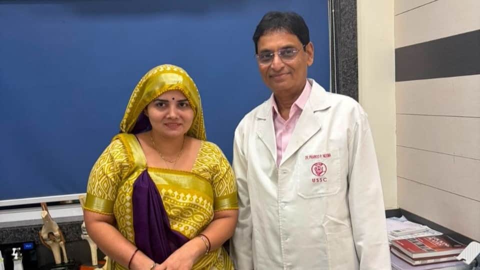 indore-news-patient-meets-doctor-after-25-years-clubfoot-surgery-success