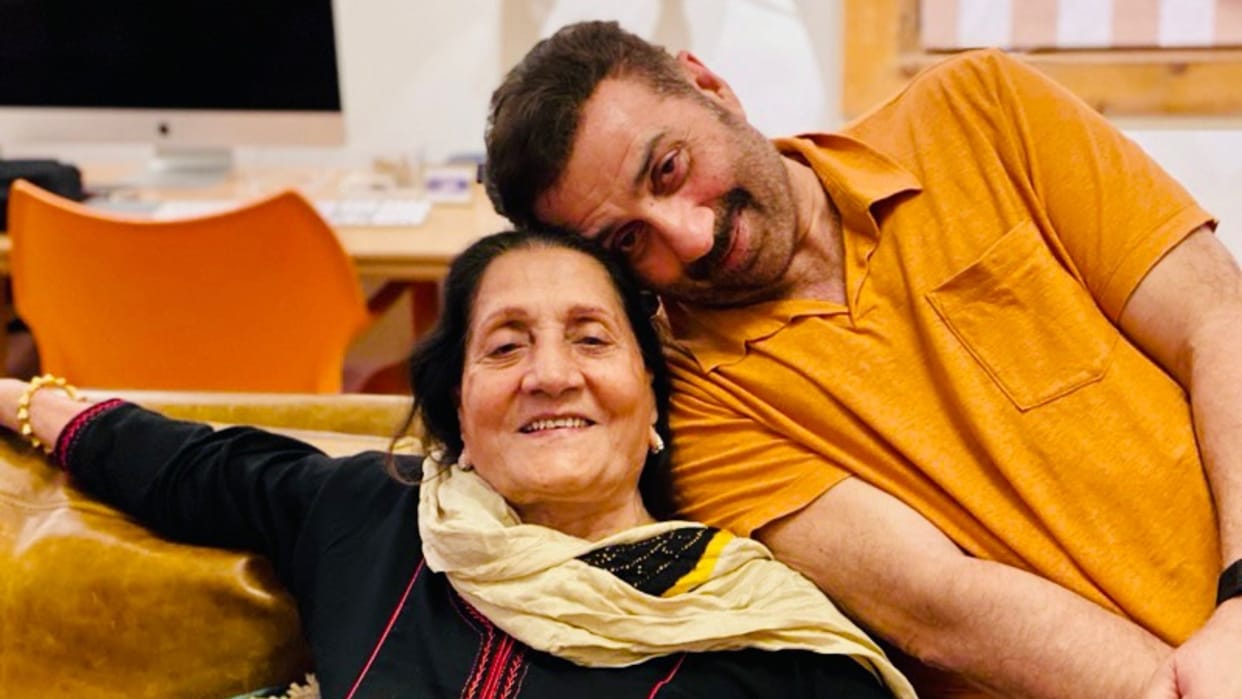 Sunny Deol Shares Photo With Mother Reveals When Trailer for Batwara 1947 Will Be Release