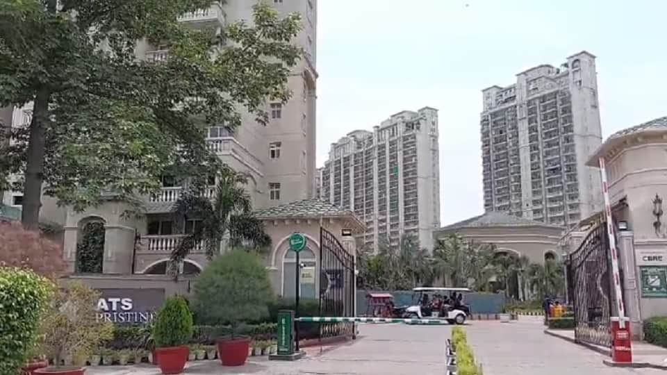 19 year old maid commits suicide by hanging herself in society