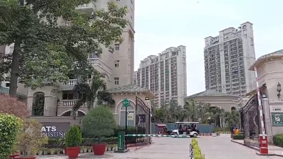 19 year old maid commits suicide by hanging herself in society