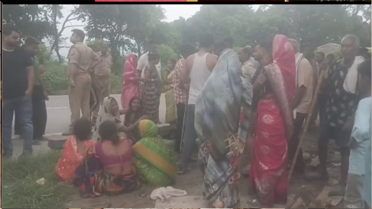 A speeding truck ran over four people sitting by the roadside in Sant Kabir Nagar.