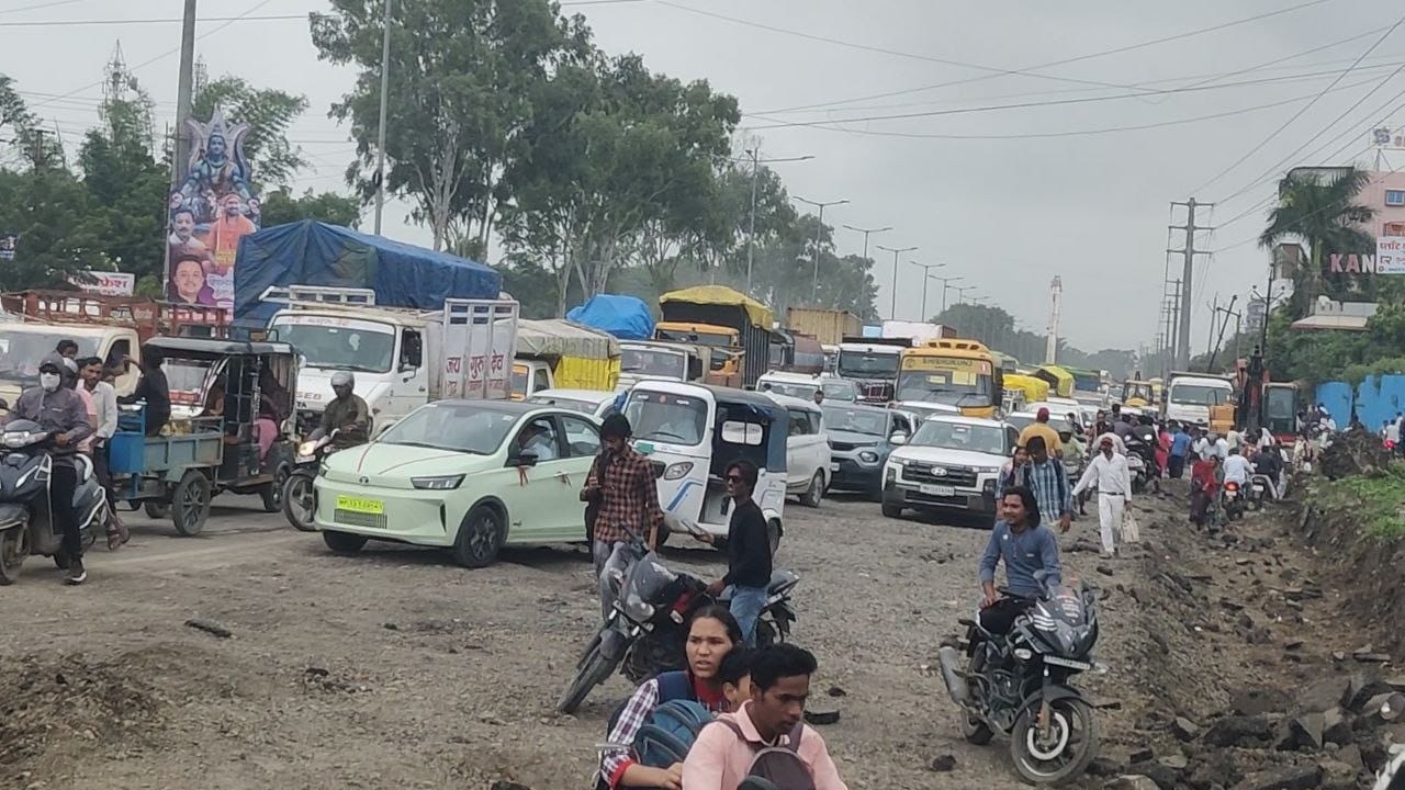 indore-news-luvkush-square-traffic-jam-double-decker-flyover-construction-delays