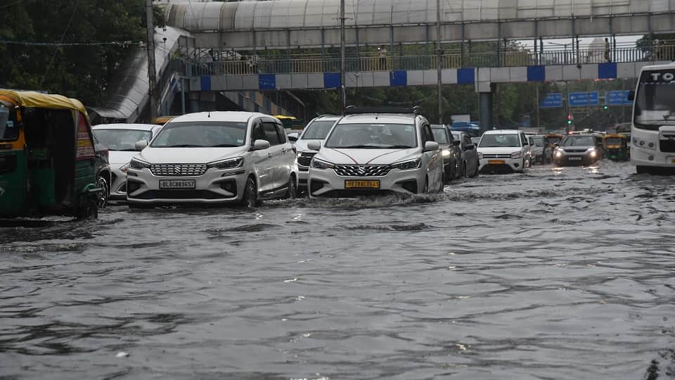 Just few hours rain Delhi waterlogged VVIP areas submerged—government claims exposed