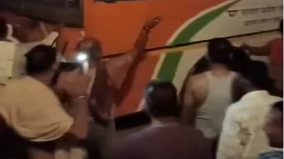 चालक परिचालकों का हंगामा