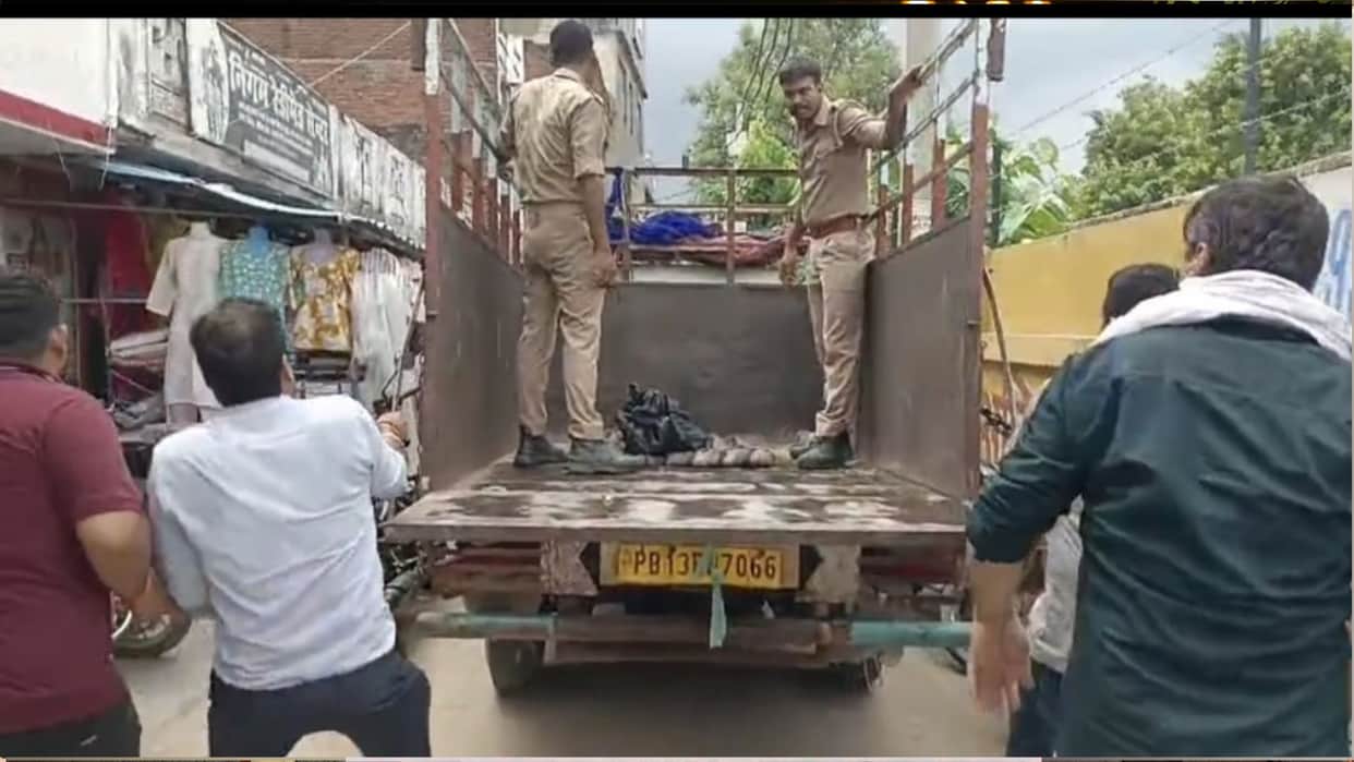 The body of a bullion trader's grandson from Khajni, Gorakhpur, was found in a neighbor's basement.