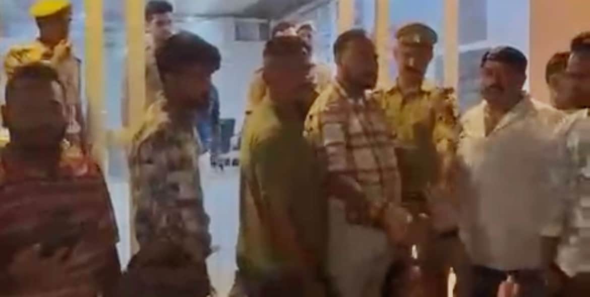 हरीपर्वत थाने पर हंगामा