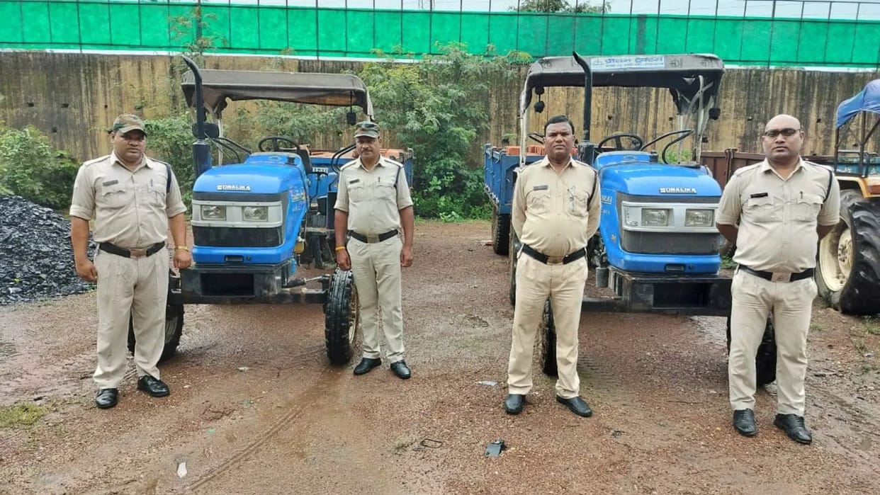 Nine vehicles transporting minerals illegally seized from Sitamdi, Barampur, Ratakhar and other areas in Korba