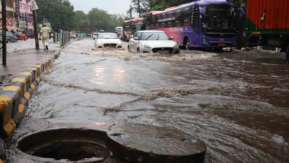 Just few hours rain Delhi waterlogged VVIP areas submerged—government claims exposed