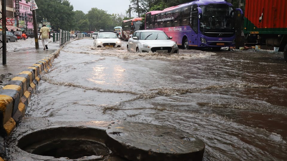Just few hours rain Delhi waterlogged VVIP areas submerged—government claims exposed