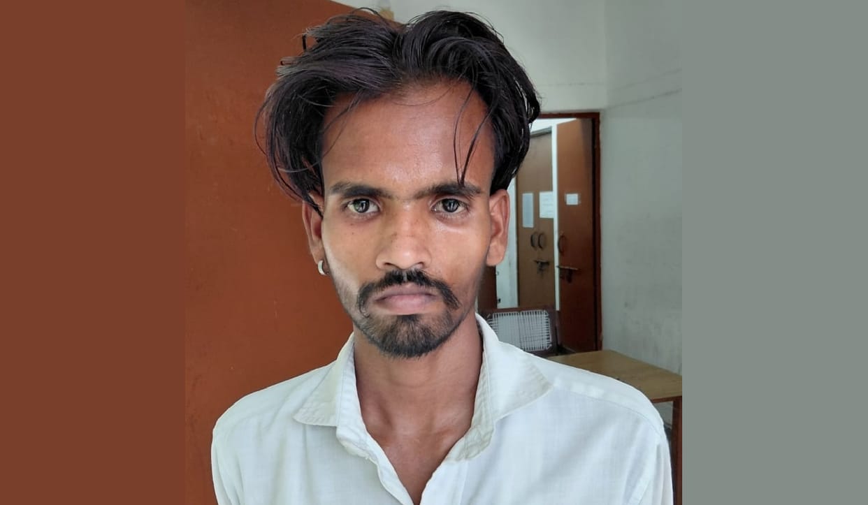 Kanpur Attempt to misdeed innocent playing outside home lured inside with promise of snacks accused arrested
