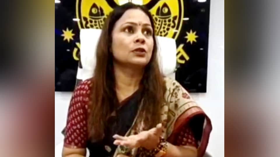 UP: Women's Commission member says women are singing and dancing more due to free data