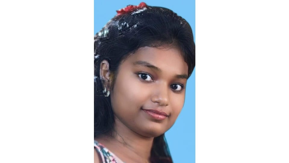 Girl Student preparing for NEET dies in accident