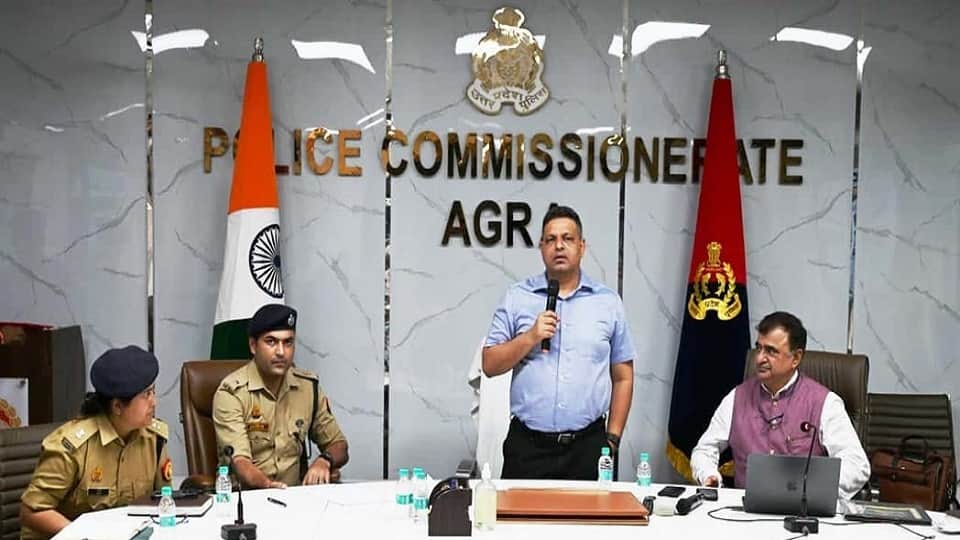 पुलिस आयुक्त दीपक कुमार