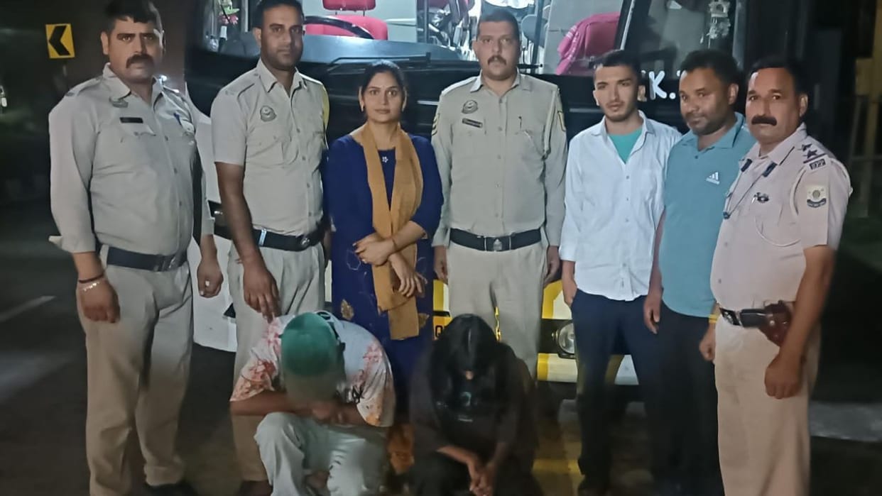 mandi volvo bus chitta seized two arrested ndps act