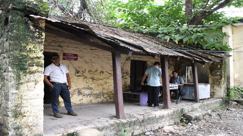 Cracks in dilapidated buildings of the British era in haldwani