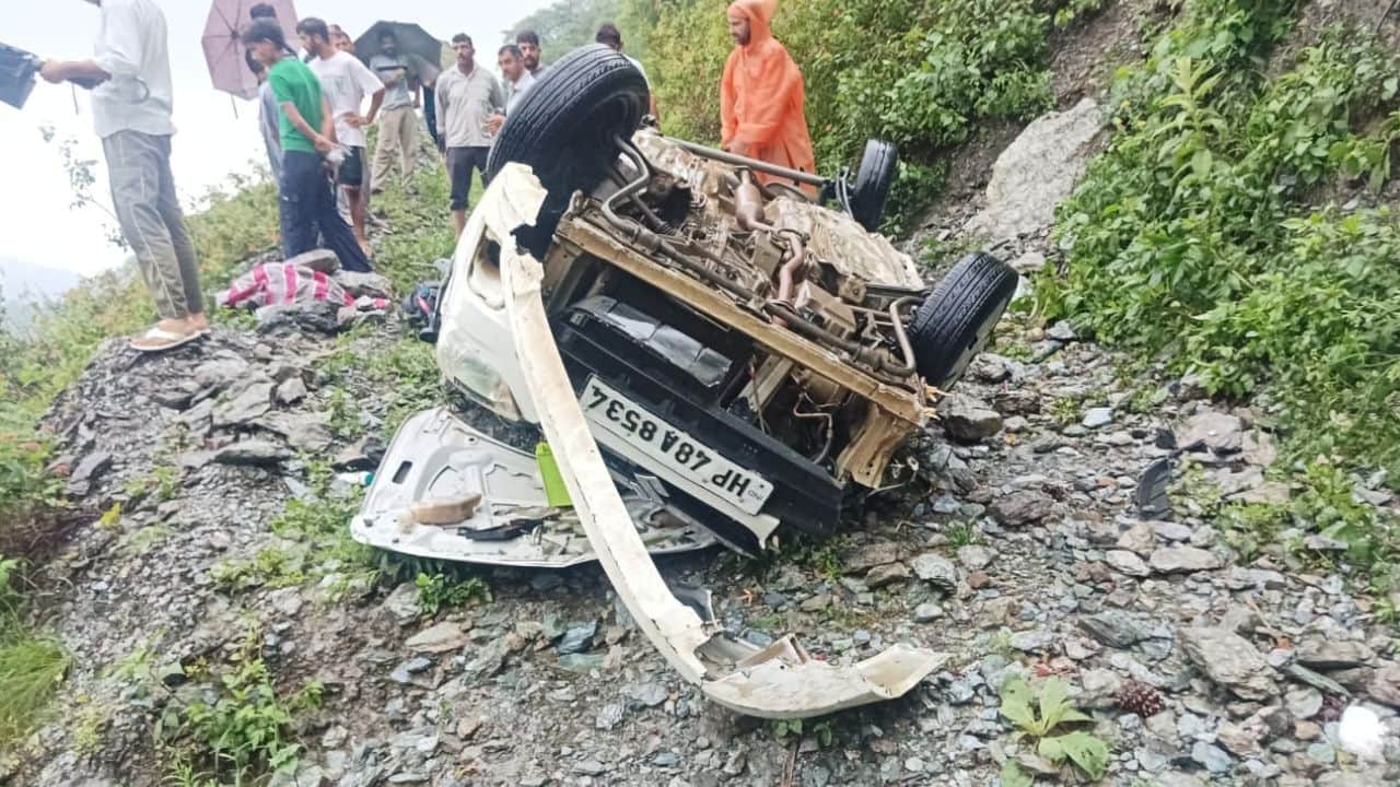 दुर्घटनाग्रस्त कार।
