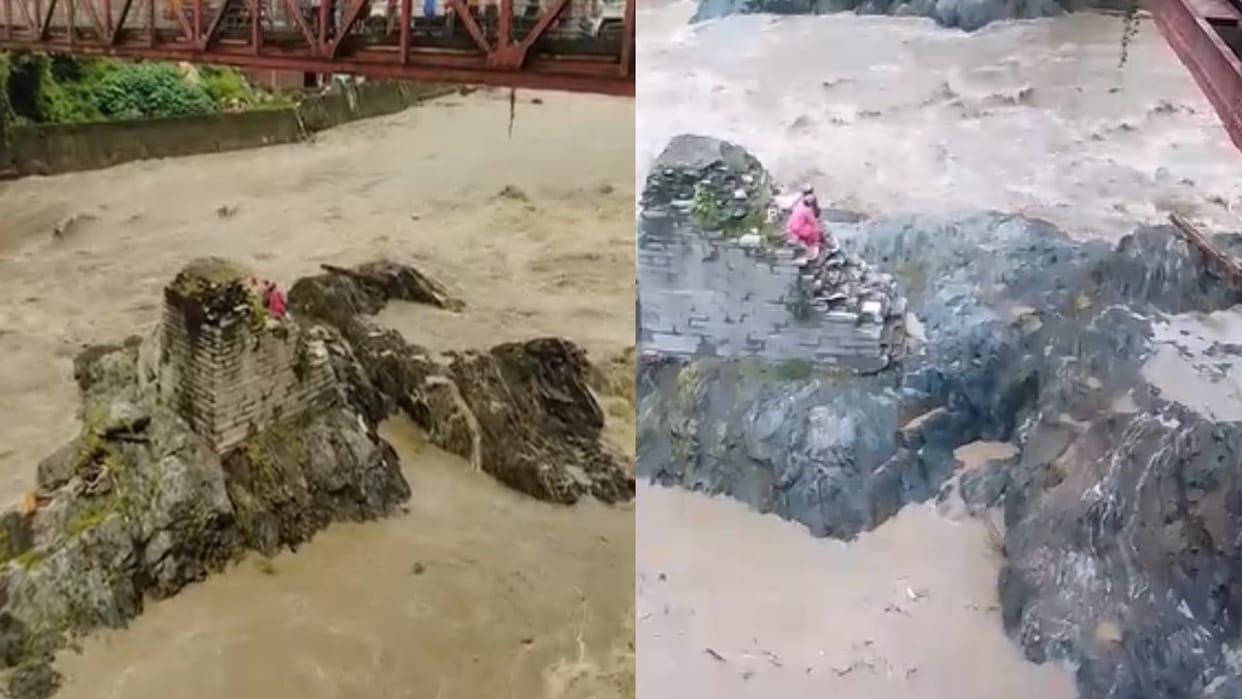 Women Stranded in Mandakini River as Water Level Rises SDRF Rescue Operation Underway Rudraprayag Uttarakhand