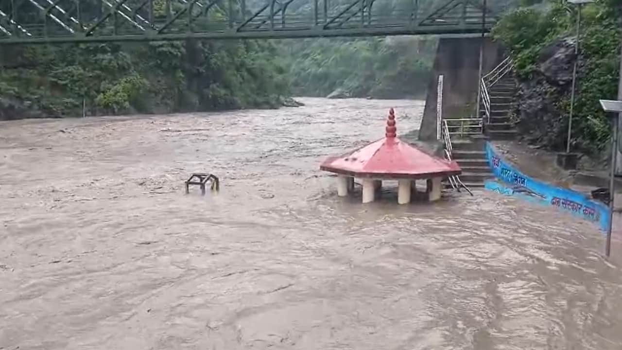 Uttarakhand Rain Flooding in Agastyamuni Highway Hit by Landslide Car Buried Under Boulde Rudraprayag