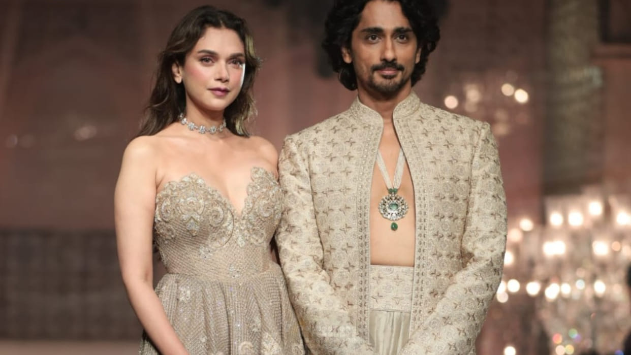 Aditi Rao Hydari And Siddharth Shukla Dazzled As They Walked The Ramp Hand In Hand Video Goes Viral
