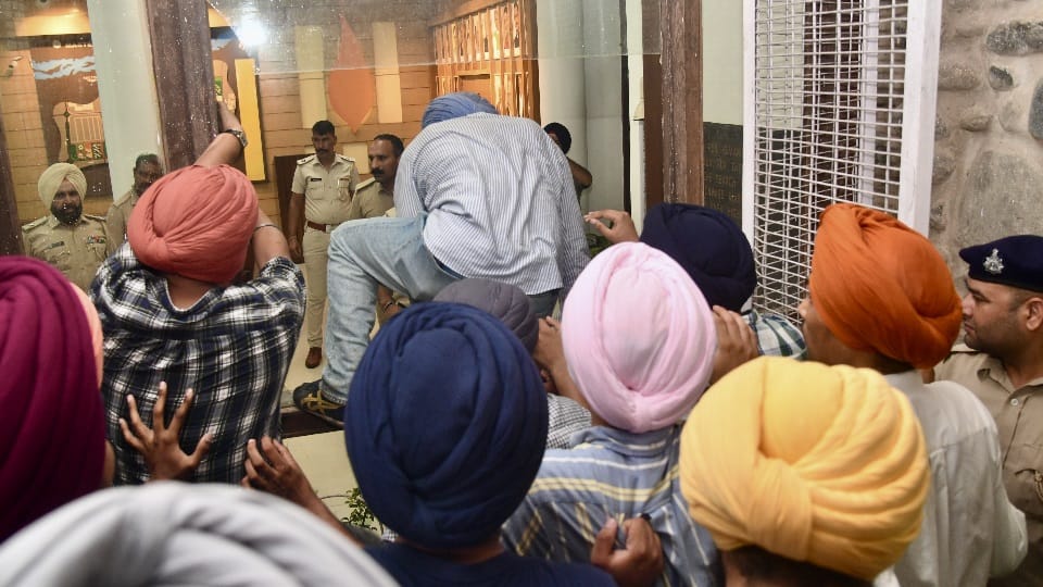 Death of Chandigarh PU research scholar Jyoti Family refuses to claim body demands CBI probe