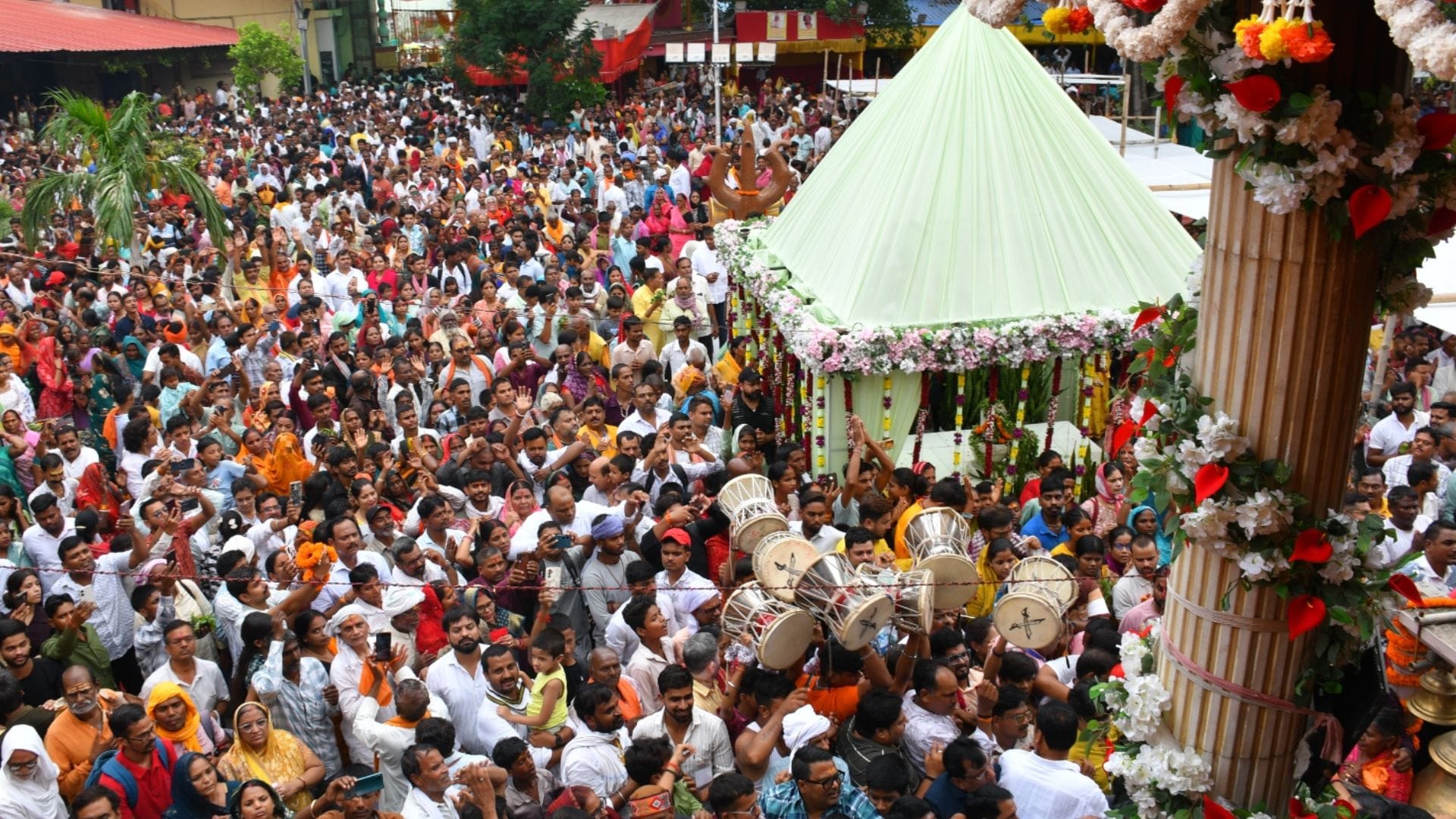 Guru Purnima showered at Shivdham about 1 million heads bowed Guru feet massive crowds thronged Kashi