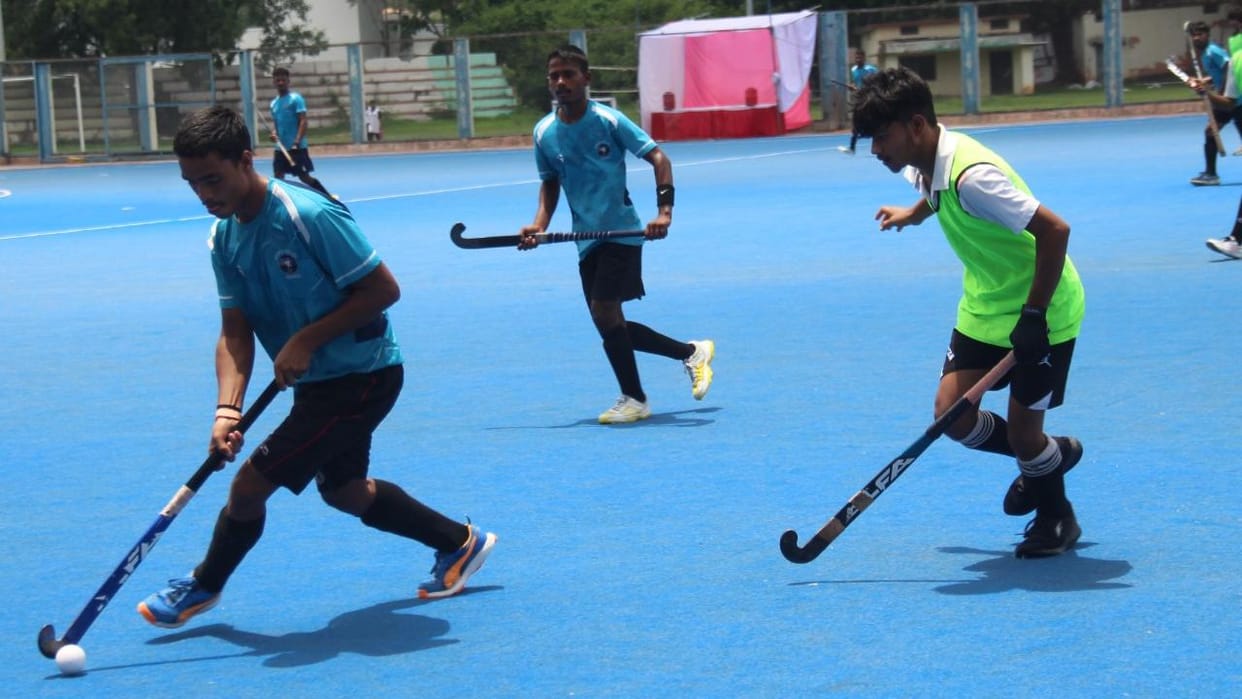 Jhansi: Jhansi dominates in hockey; defeats Aligarh and Agra.