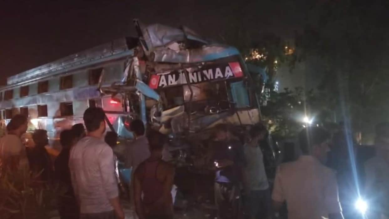 Jhansi: Sleeper bus rams into stationary truck on highway; 20 passengers injured, two dead.