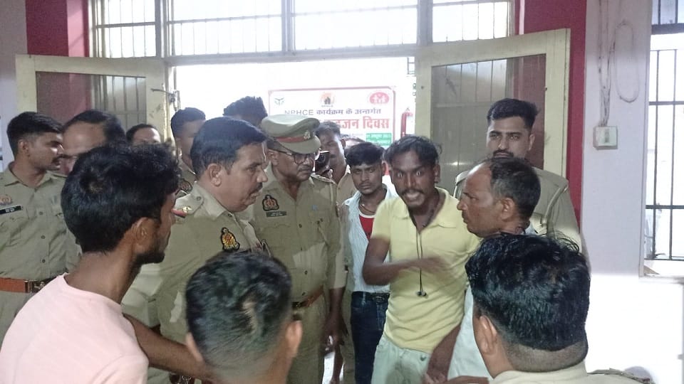Uncle dies  and niece injured in collision between two motorcycles