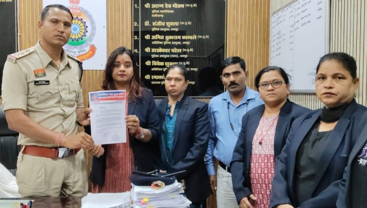Protest against alleged remarks on students and Gen-Z, demand to file complaint against MP Kangana in Raipur