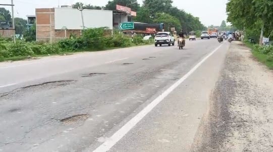 Kanpur A harrowing journey on the Kanpur Sagar route a stretch riddled with potholes
