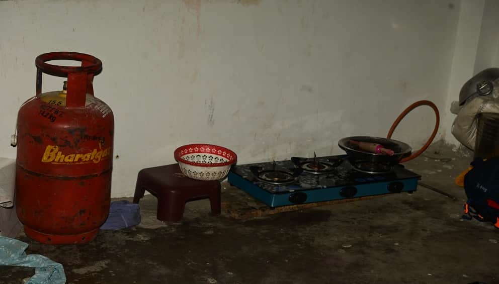 Kanpur  couple cousins had entered into love marriage their families quarreled throughout the day