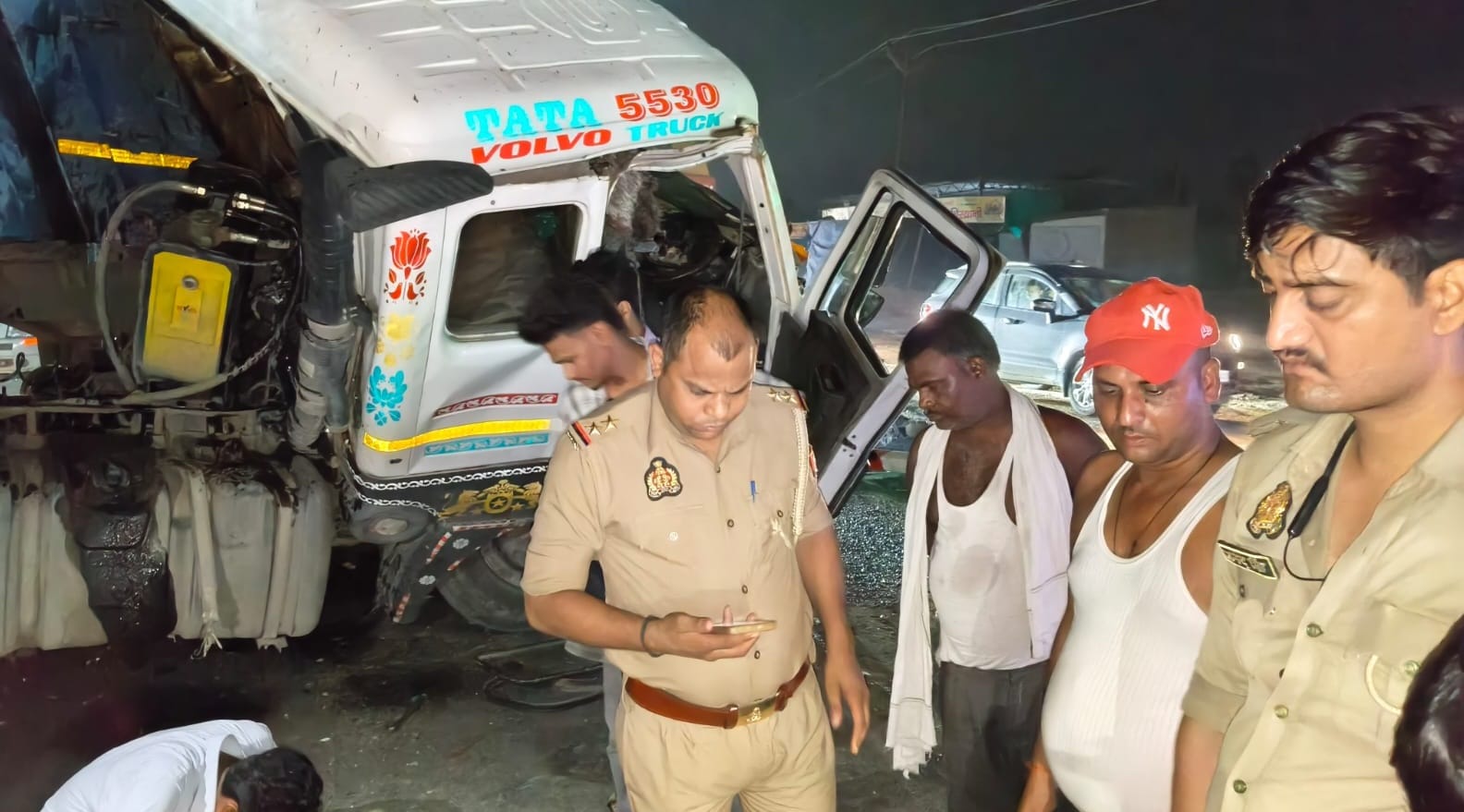 jalaun road accident