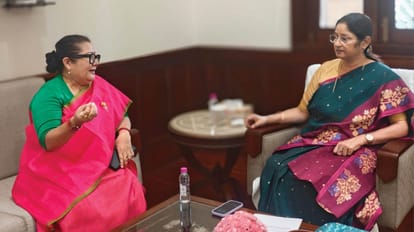 केंद्रीय महिला मंत्री अन्नपूर्णा देवी और सांसद ए शारदा देवी