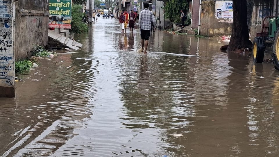 Action taken for negligence in tackling waterlogging JE suspended notice issued to agency in Gurugram
