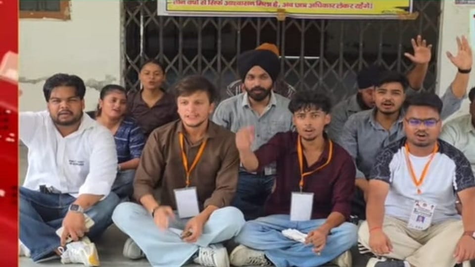 Students got angry over not increasing the subjects and seats in bazpur