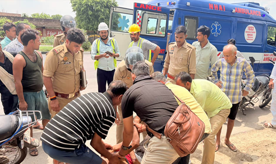 Kanpur: Motorcyclist killed after being hit by an unidentified vehicle on the highway