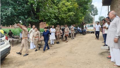 मौके पर मौजूद पुलिस