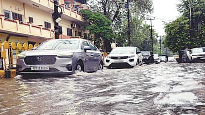 Meerut Records Highest July Rainfall in 22 Years; City Flooded, Roads Turn into Waterlogged Stretch