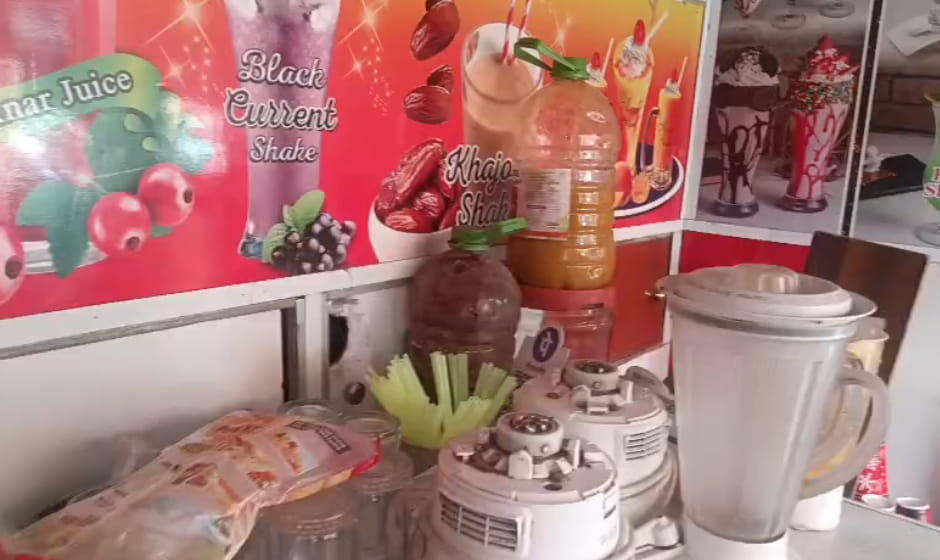 Raid on New Fruit Juice Center: Rotten fruit destroyed, shop's registration suspended