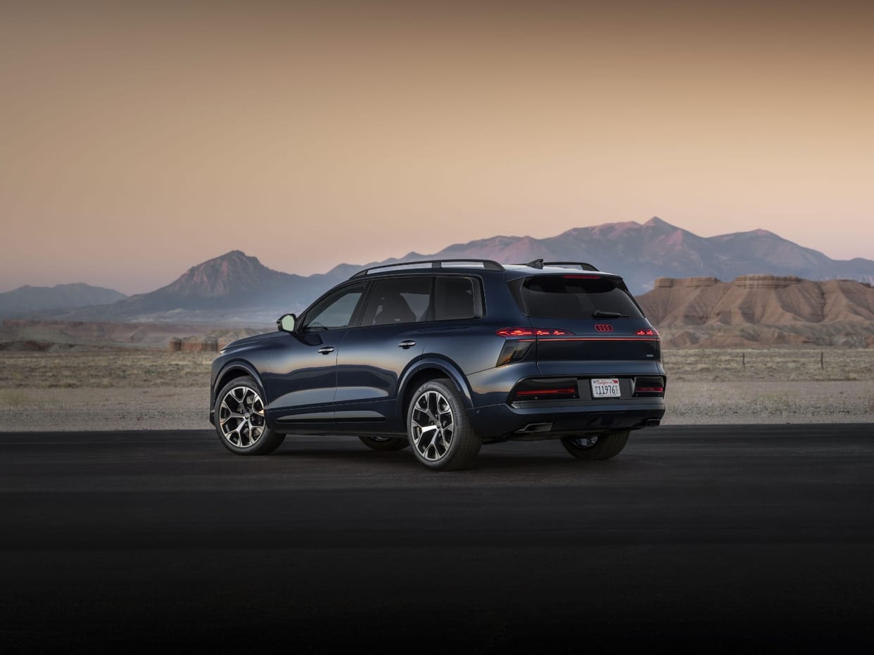 Audi Q9 Unveiled, Biggest Luxury SUV Take  BMW X7, Mercedes-Benz GLS