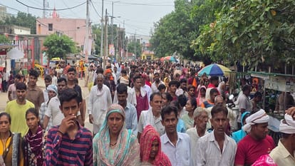Crowd of devotees throng Mudiya Mela in Govardhan in Mathura