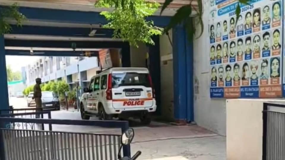 Bomb threats against Abohar two private schools students sent home intensive search operation launched
